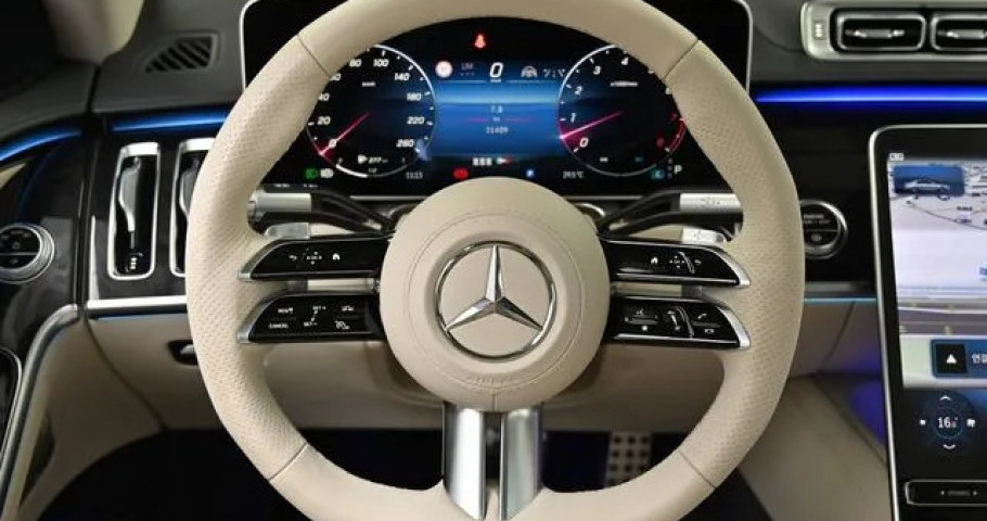 Mercedes-Benz S-Class 