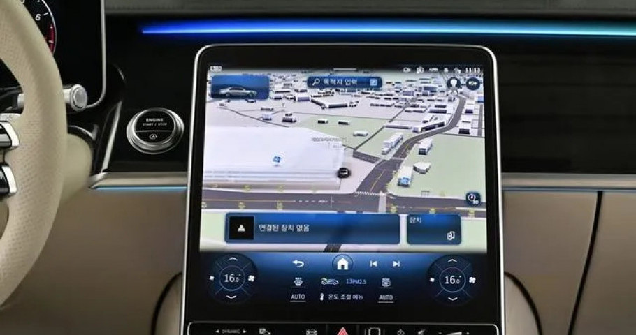 Mercedes-Benz S-Class 