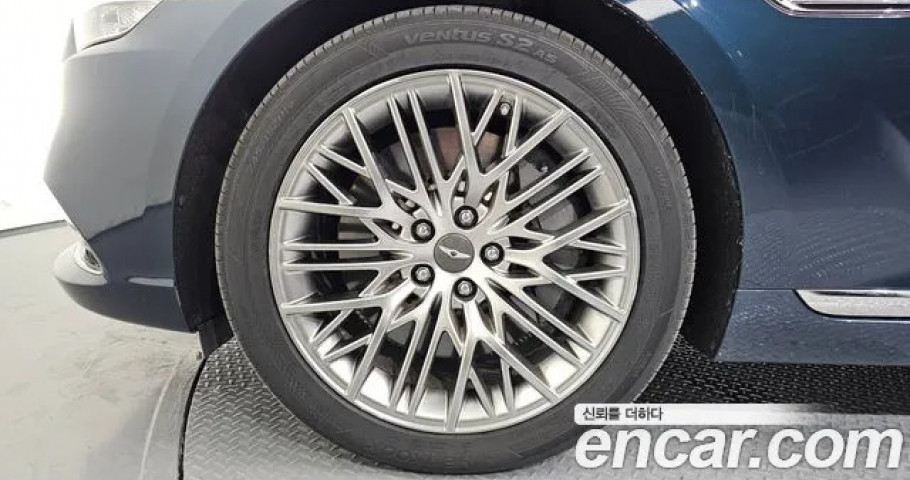 Genesis G90 