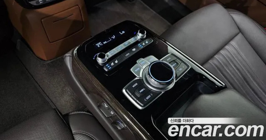 Genesis G90 
