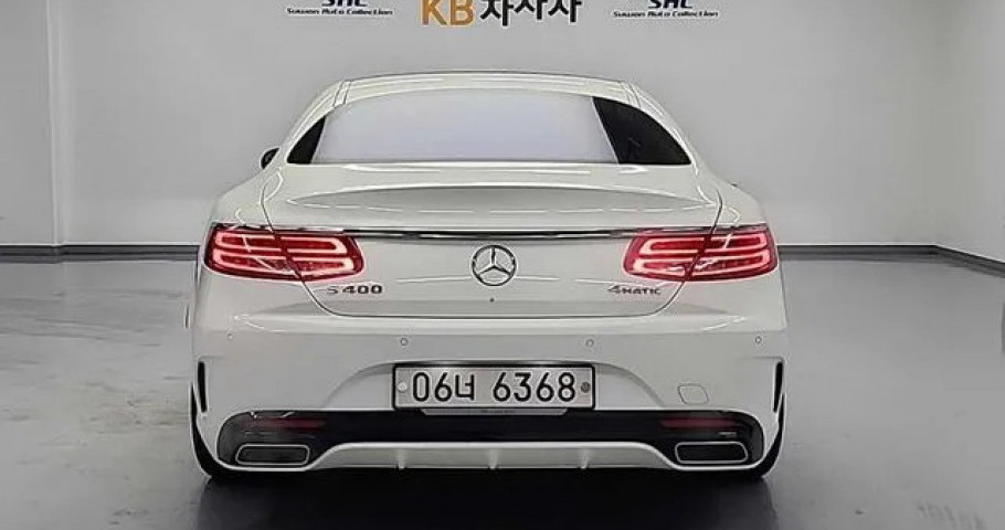 Mercedes-Benz S-Class 