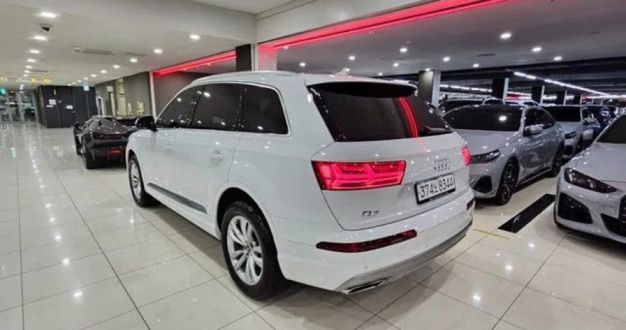 Audi Q7 
