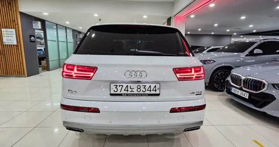 Audi Q7 