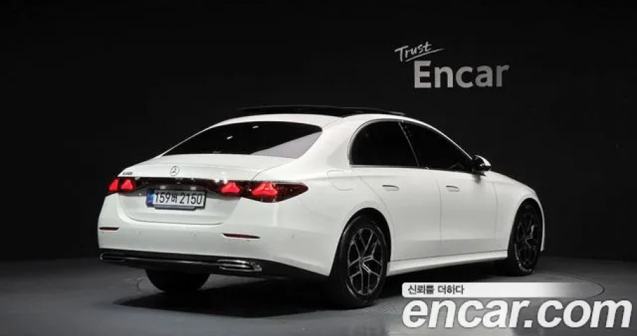 Mercedes-Benz E-Class 