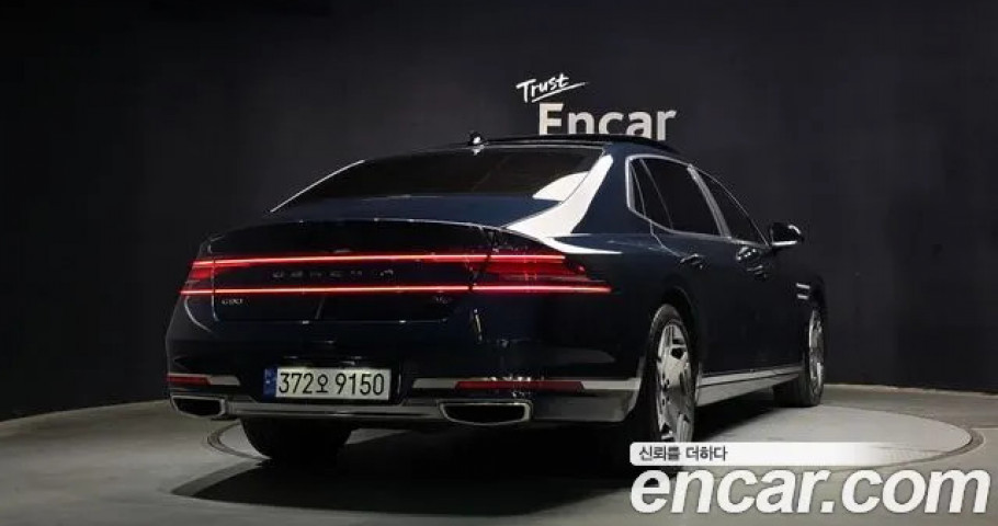Genesis G90 