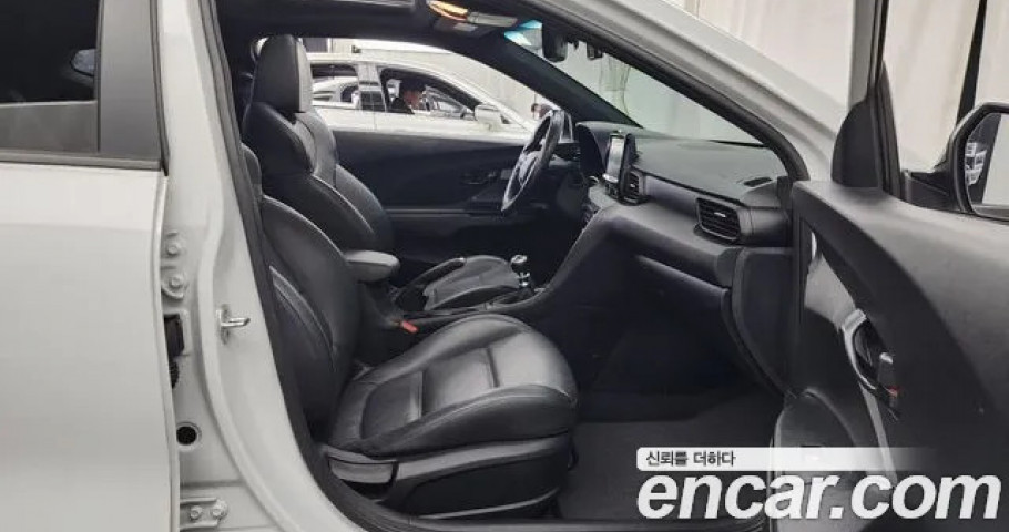 Hyundai Veloster 