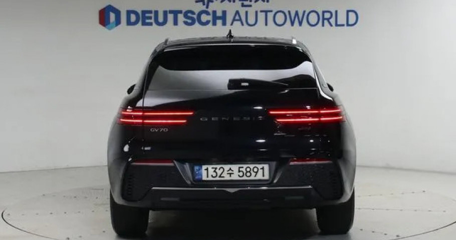 Genesis Gv70 