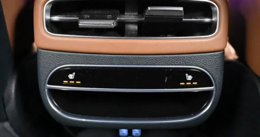 Genesis Gv70 