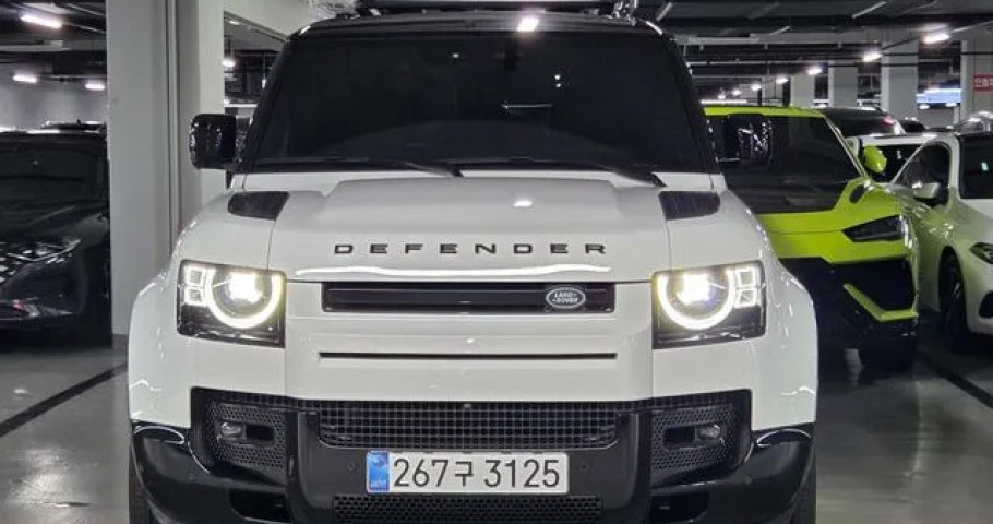 Land Rover Defender 