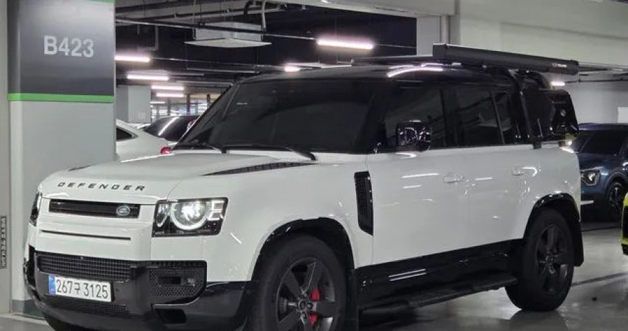 Land Rover Defender 