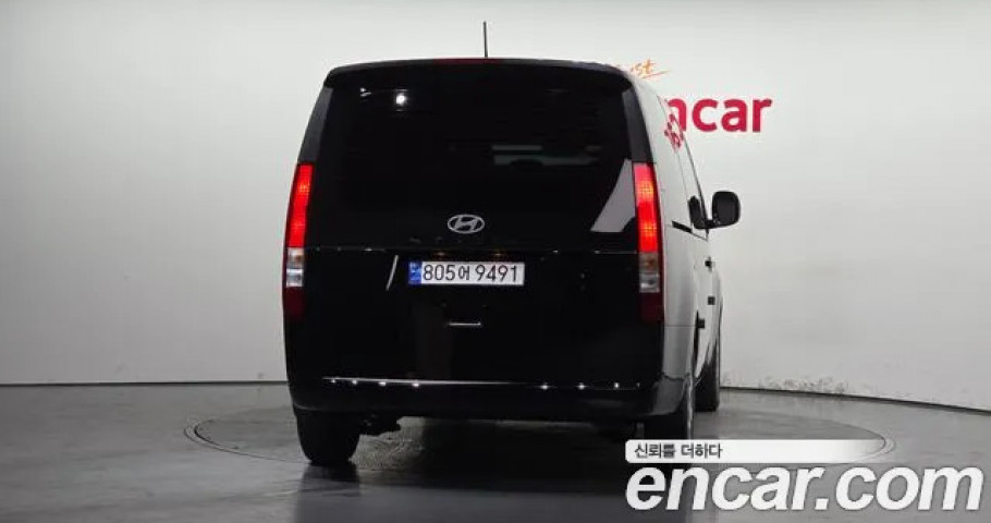 Hyundai Staria 