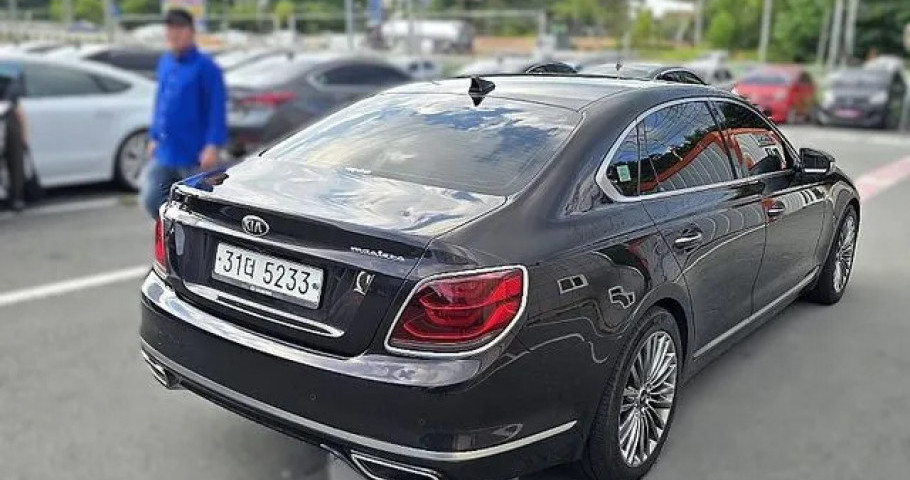 Kia K9 