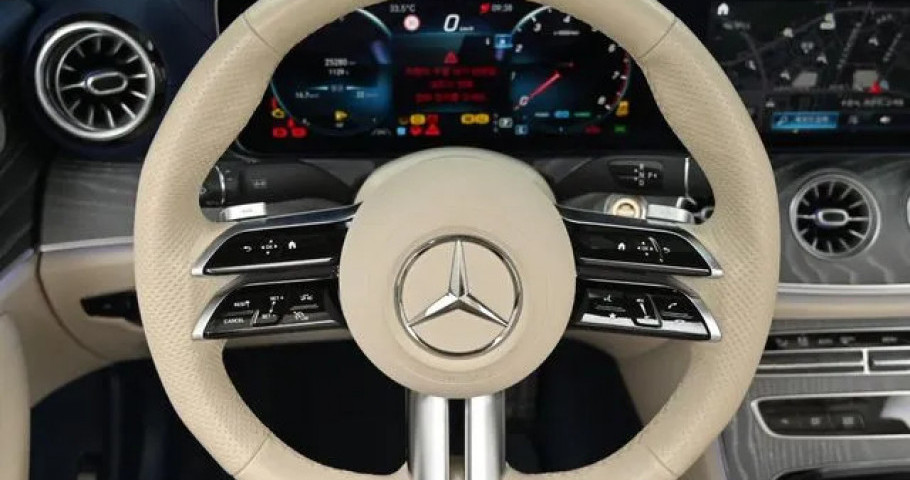 Mercedes-Benz E-Class 