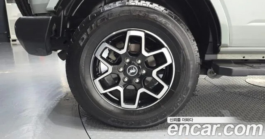 Ford Bronco 