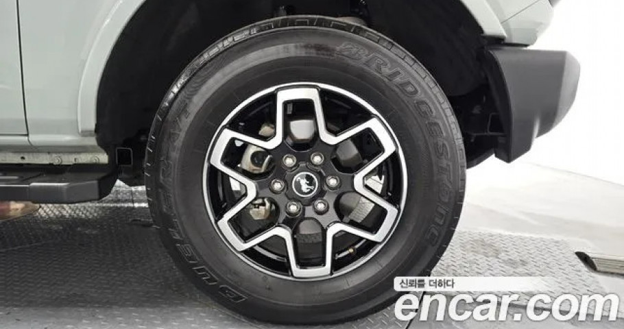 Ford Bronco 