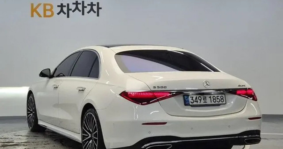 Mercedes-Benz S-Class 