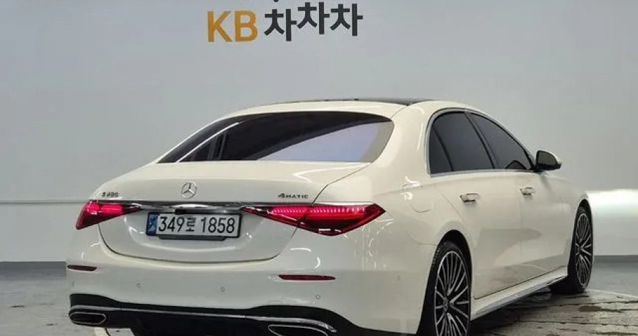 Mercedes-Benz S-Class 