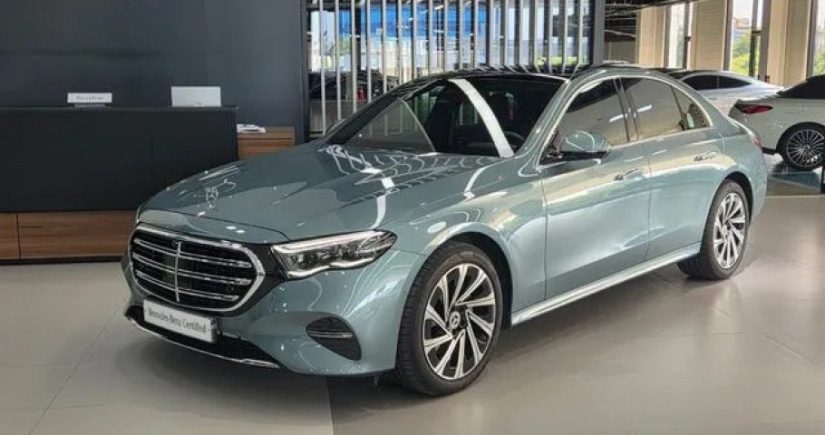 Mercedes-Benz E-Class 