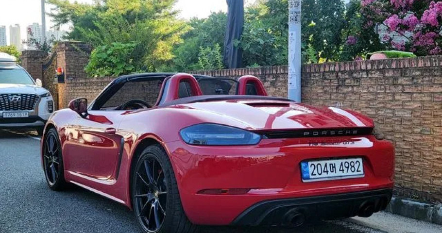 Porsche 718 