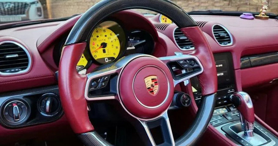 Porsche 718 