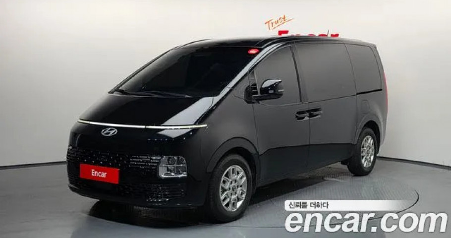 Hyundai Staria 