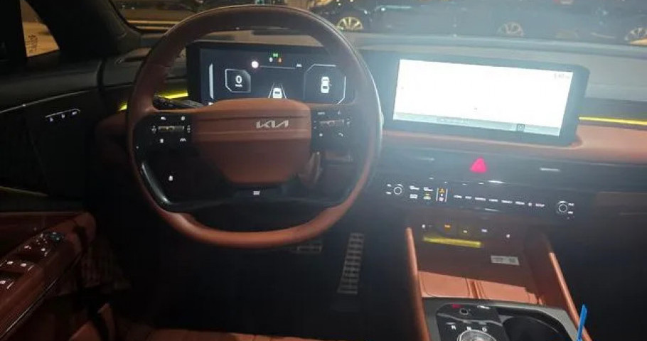 Kia K8 