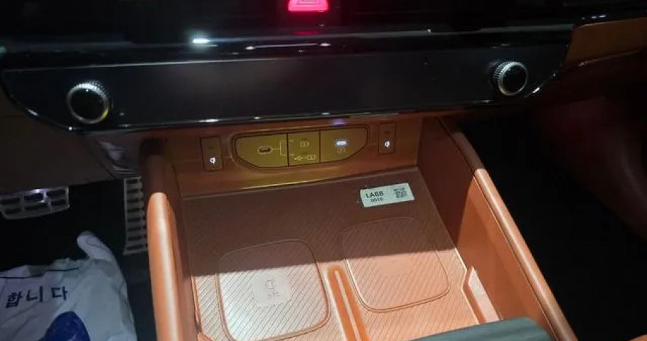 Kia K8 