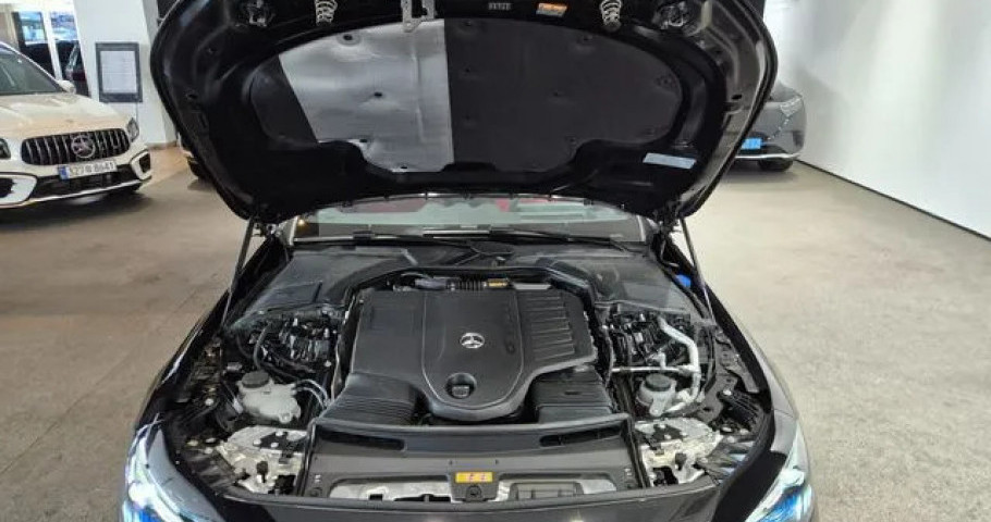 Mercedes-Benz Cle-Class 