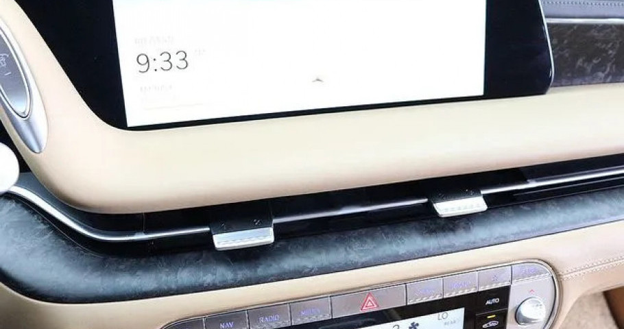 Genesis G90 