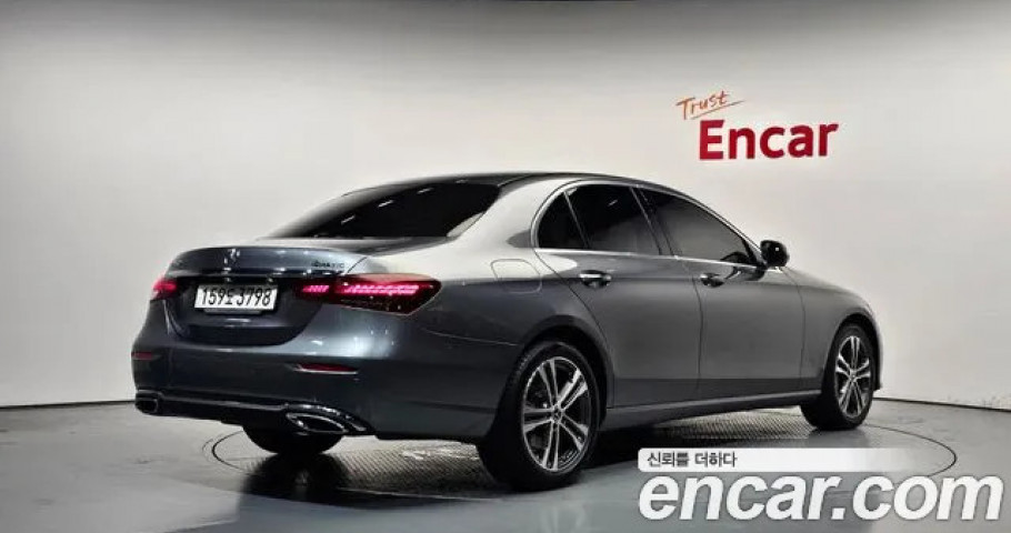 Mercedes-Benz E-Class 