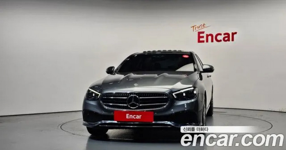 Mercedes-Benz E-Class 