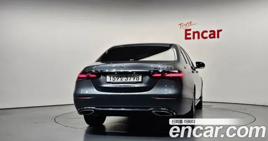 Mercedes-Benz E-Class 