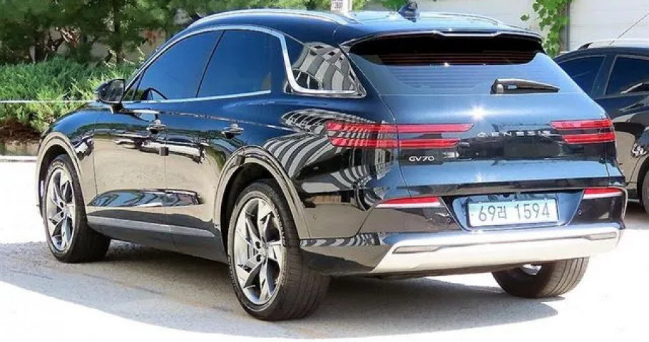 Genesis Gv70 