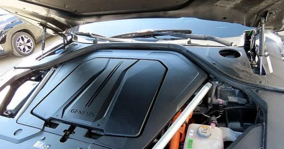 Genesis Gv70 