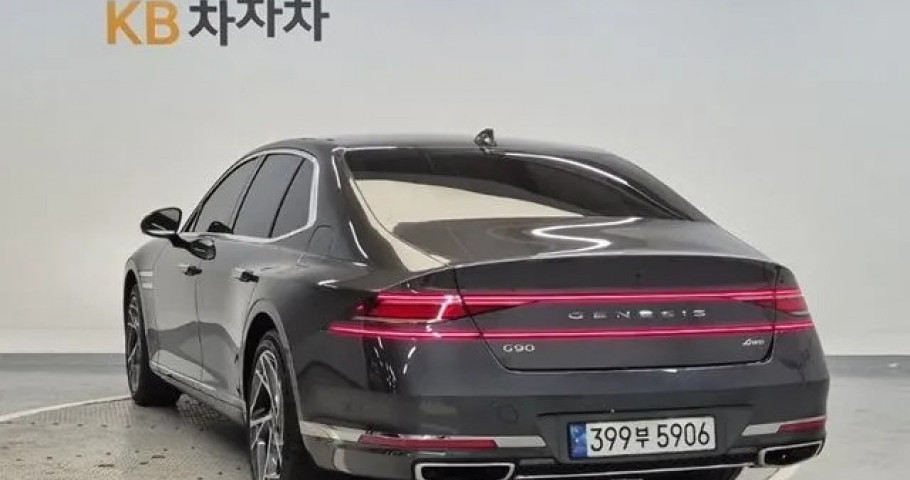 Genesis G90 