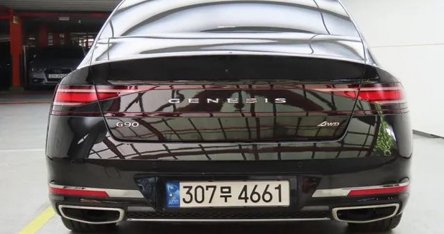 Genesis G90 