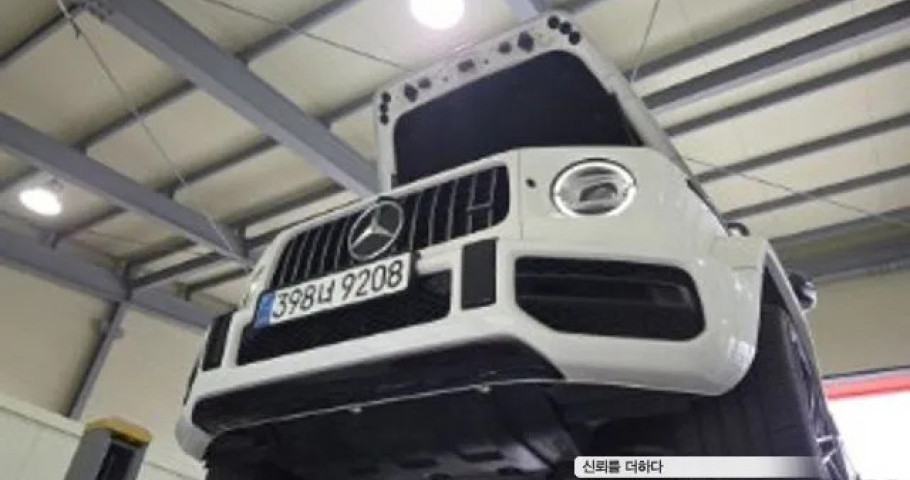 Mercedes-Benz G-Class 