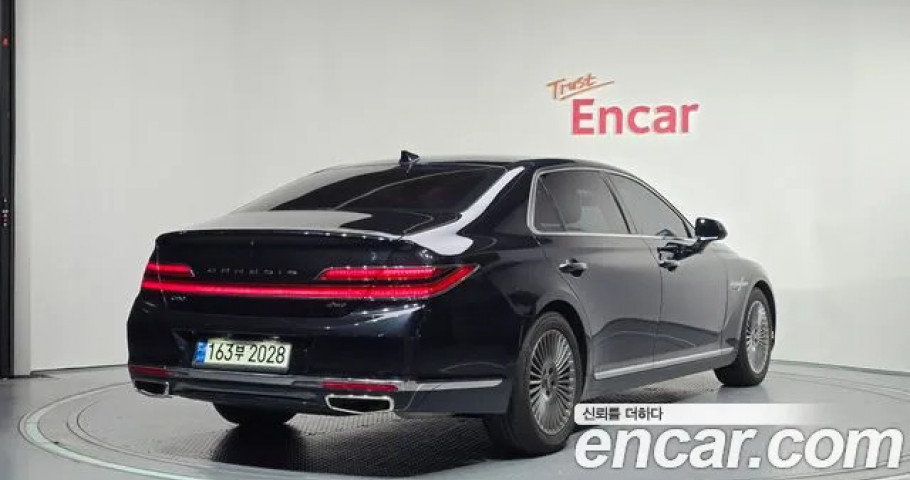 Genesis G90 