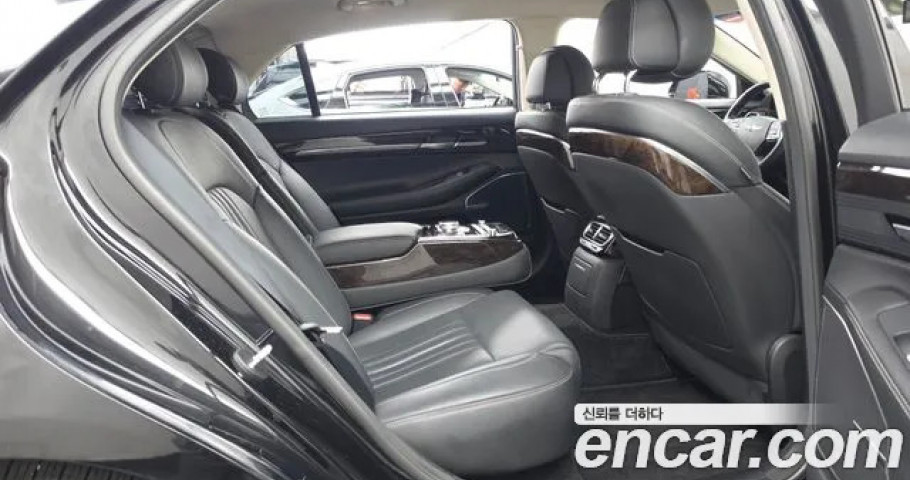Genesis G90 