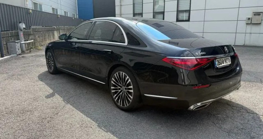 Mercedes-Benz S-Class 