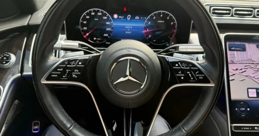 Mercedes-Benz S-Class 