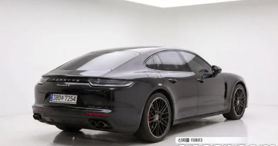 Porsche Panamera 