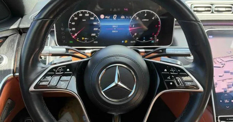 Mercedes-Benz S-Class 