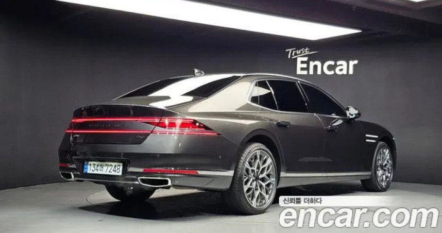 Genesis G90 