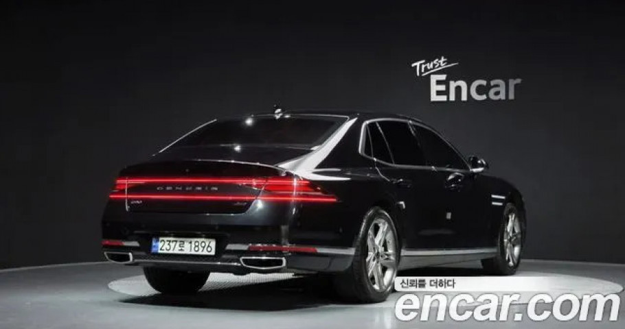 Genesis G90 