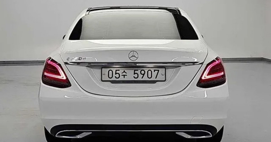 Mercedes-Benz C-Class 