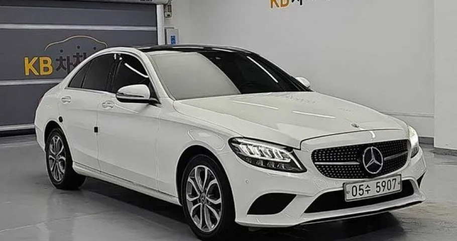 Mercedes-Benz C-Class 