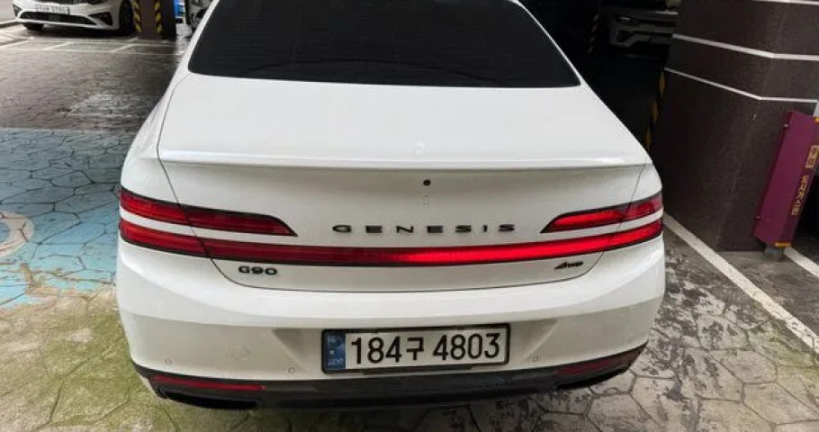 Genesis G90 