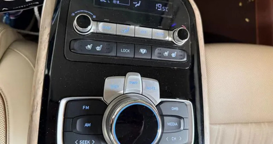 Genesis G90 