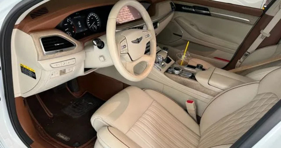 Genesis G90 